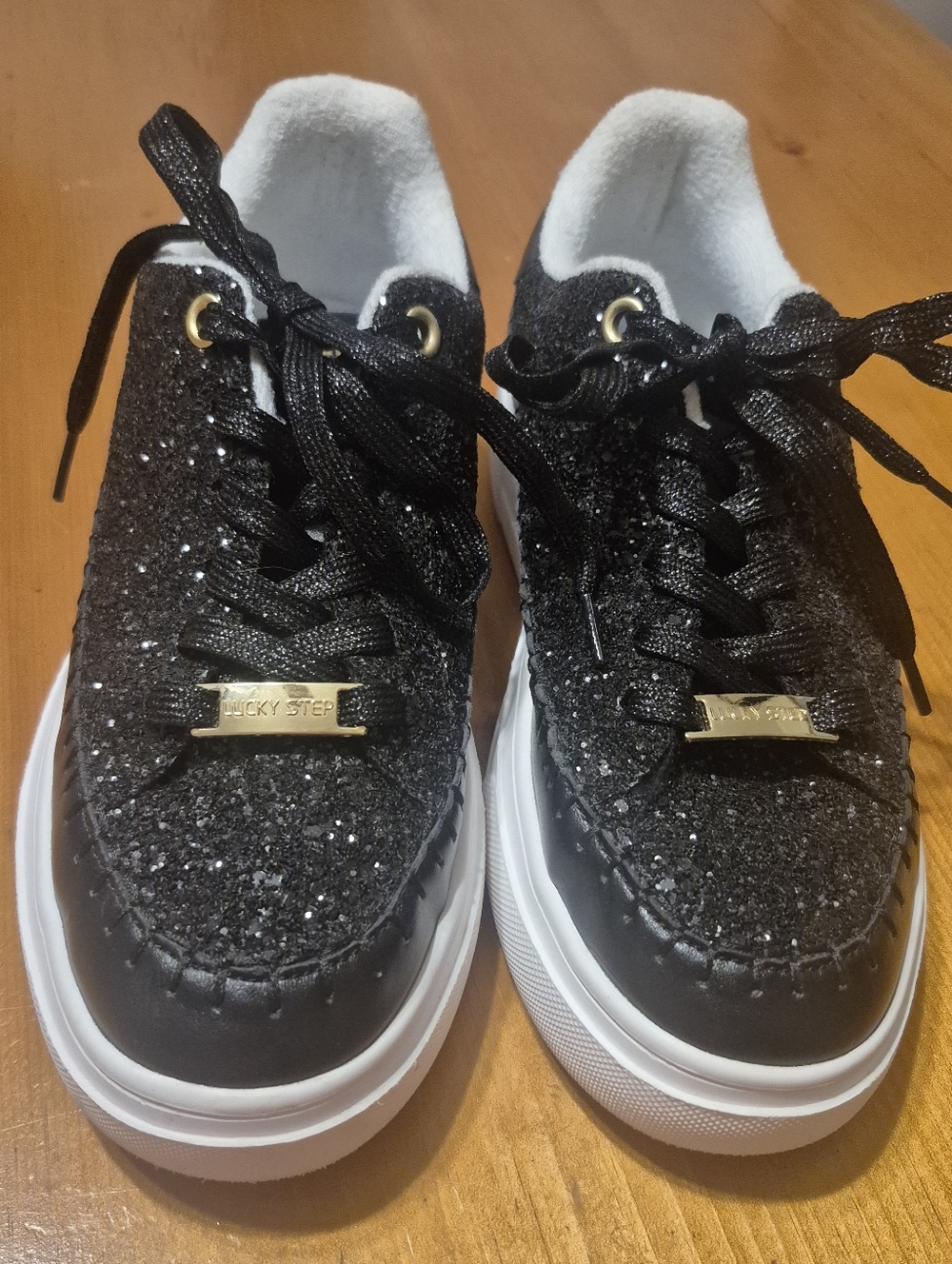Womens Size 10 LUCKY STEP Black Glitter Lace-Up Sneakers with White Sole